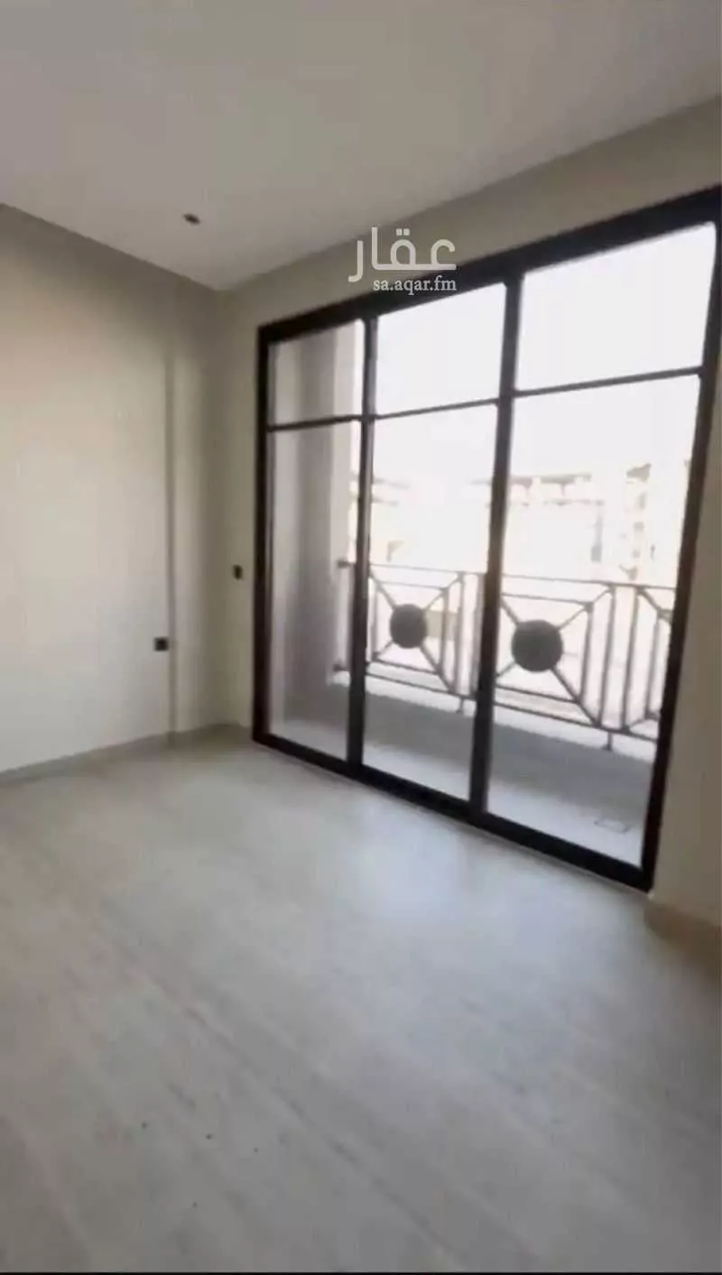 شقة 4 غرف في البحر 1