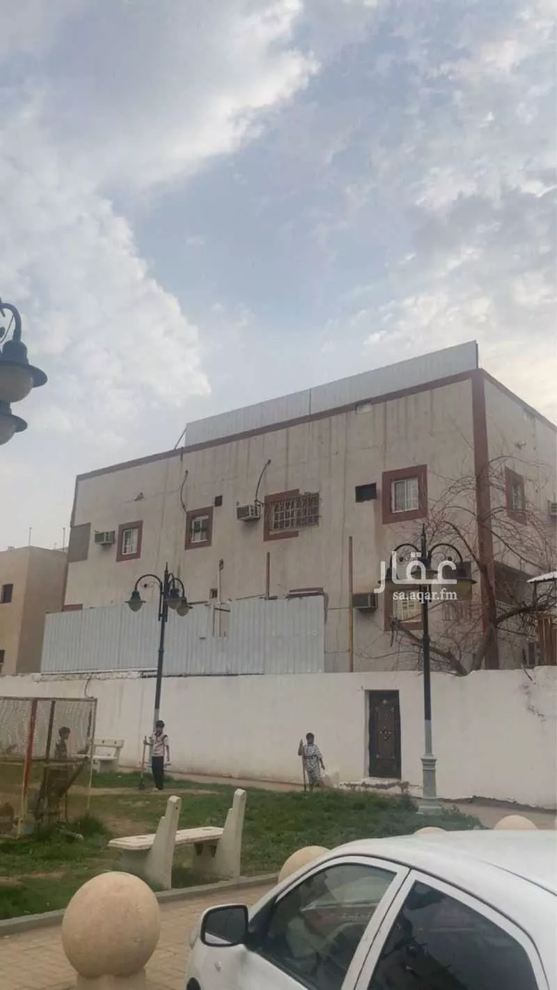 750 sqm building in Al Hijra 4