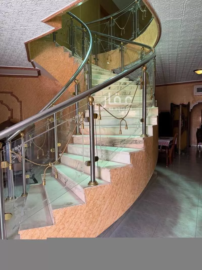 فيلا 6 غرف في الحمراء 1