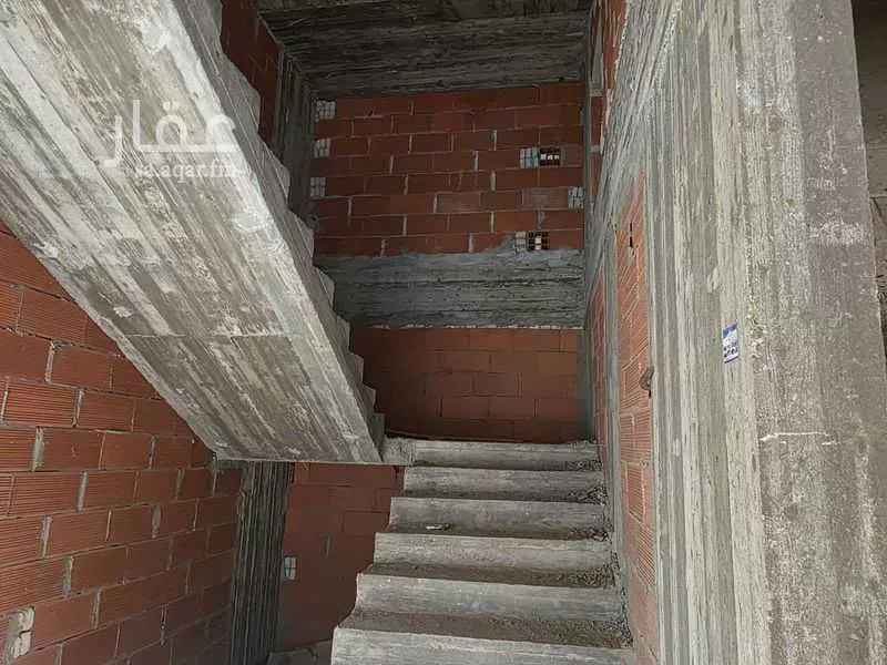 عمارة 720 م² في الربوة 4