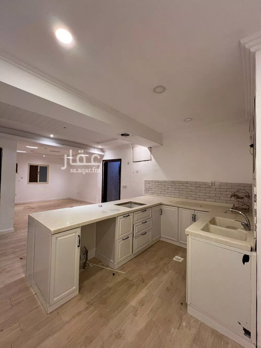 شقة 4 غرف في الريان 5