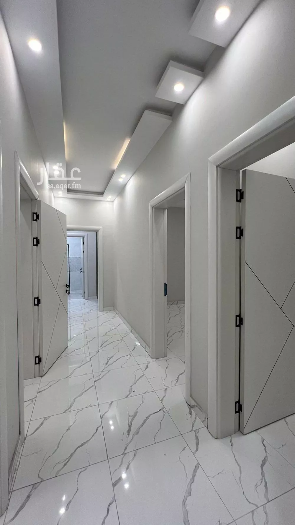 شقة 6 غرف في الريان 4