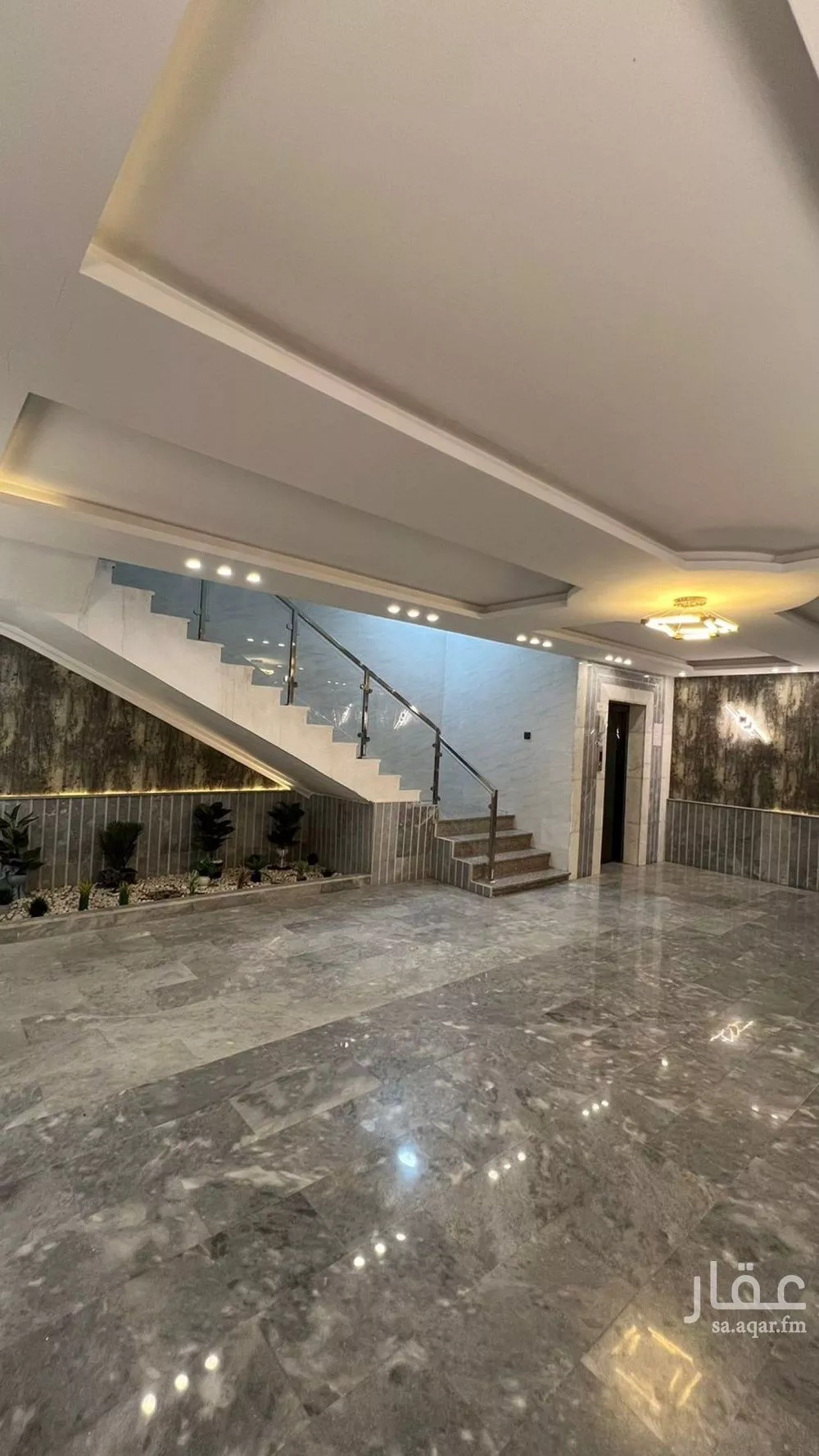 شقة 6 غرف في الريان 1