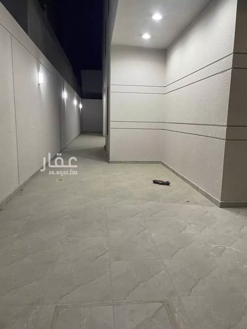 فيلا 8 غرف في الامواج 4