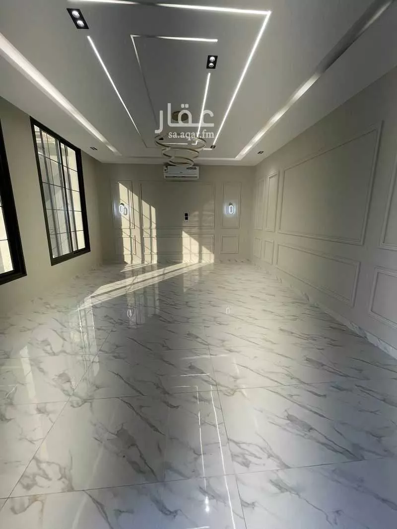 فيلا 8 غرف في الشراع 5