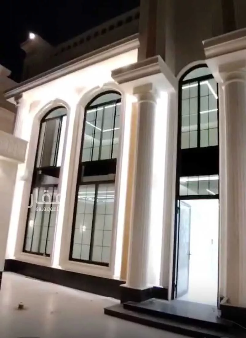 فيلا 8 غرف في الشراع 3