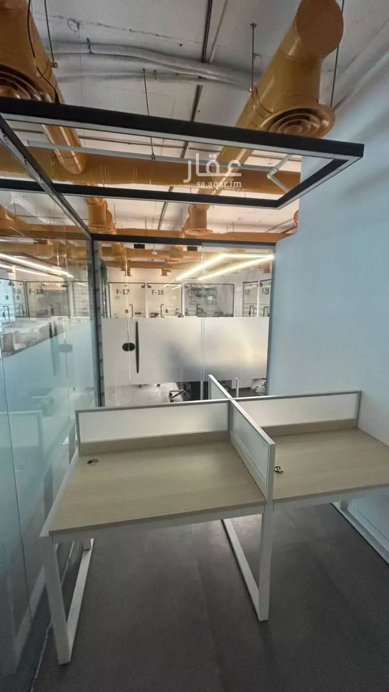 مكتب 800 م² في العارض 3
