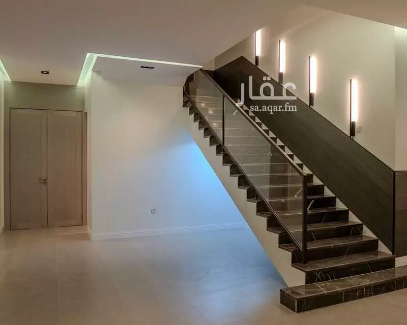 8 bedroom villa in East Beach, Eastern Province 9