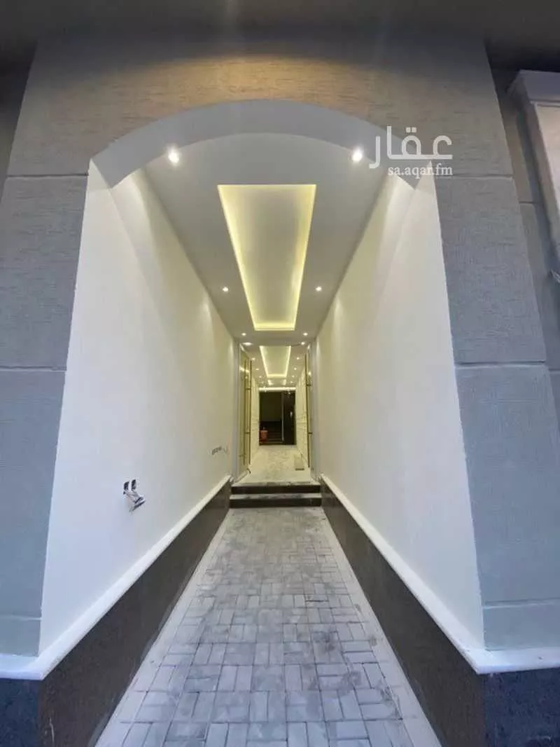 5 bedroom apartment in Al Buhairah 3