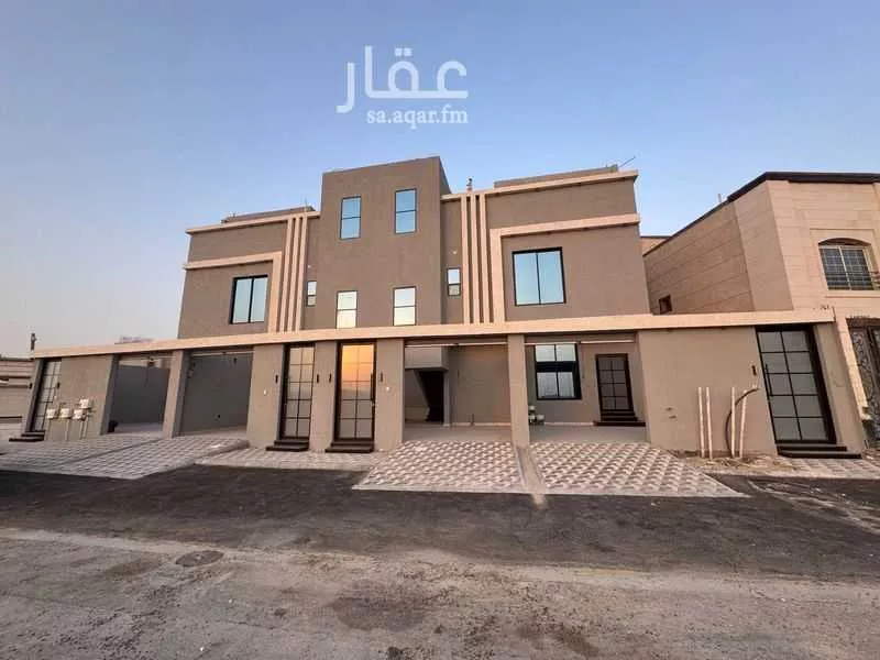 شقة 5 غرف في ضاحية الملك فهد 1