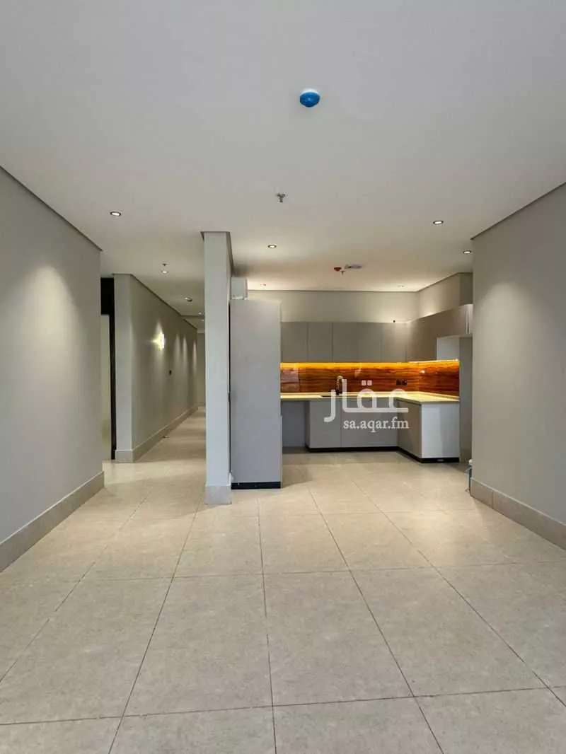 عمارة 212 م² في ضاحية الملك فهد 1