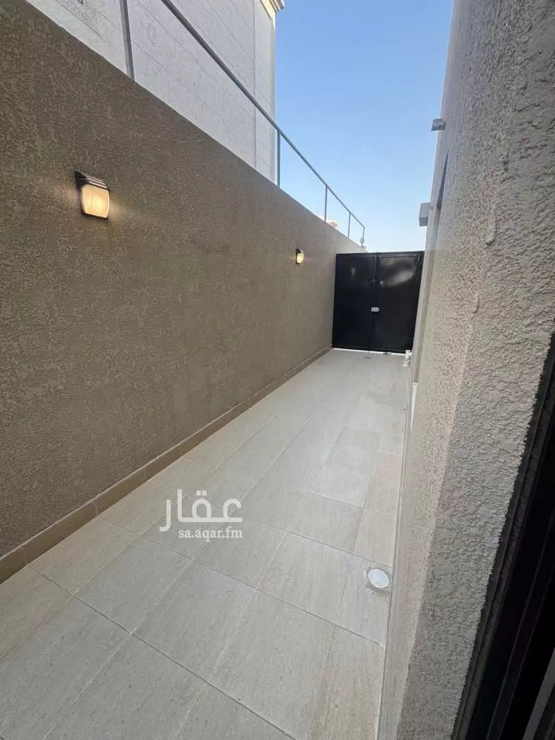 6 bedroom apartment in Uhud 4