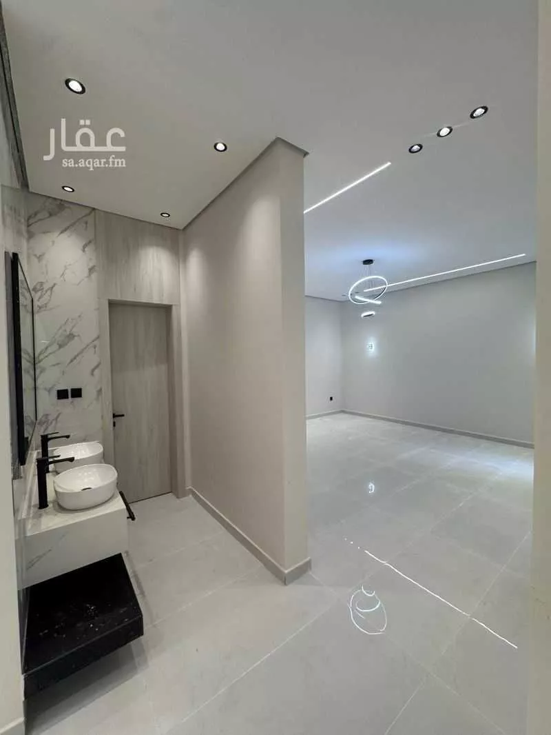 8 bedroom villa in Dahiat King Fahd, Eastern Province 14