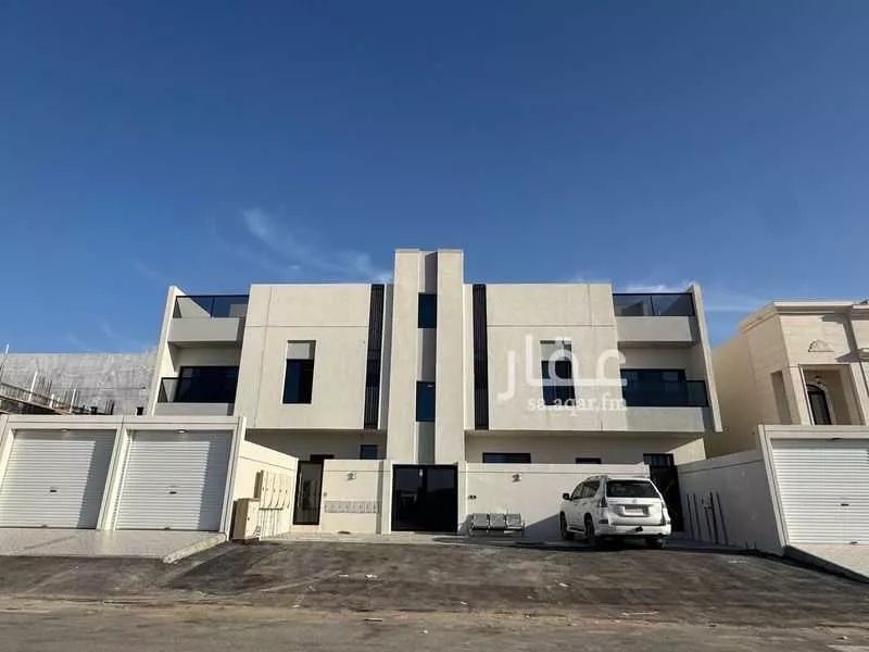 6 bedroom apartment in Al Manar 1