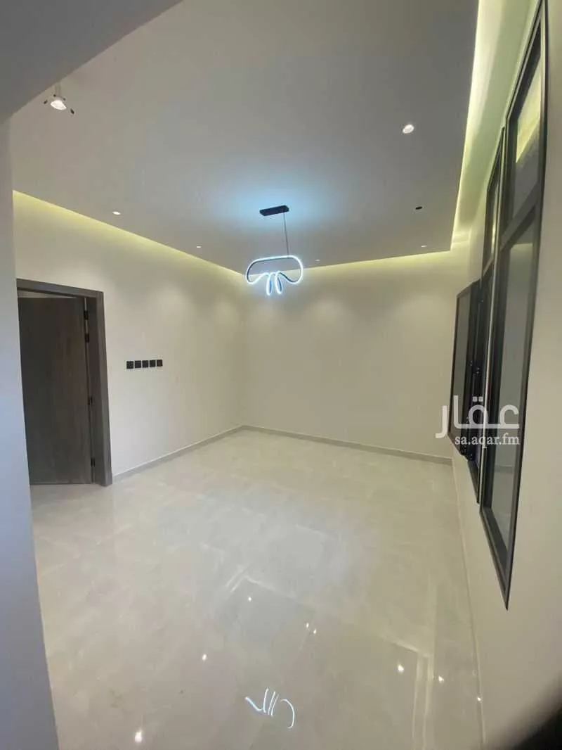 شقة 5 غرف في ضاحية الملك فهد 5