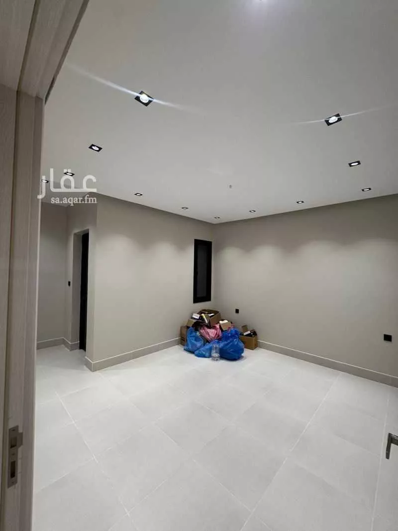 6 bedroom apartment in Uhud 5