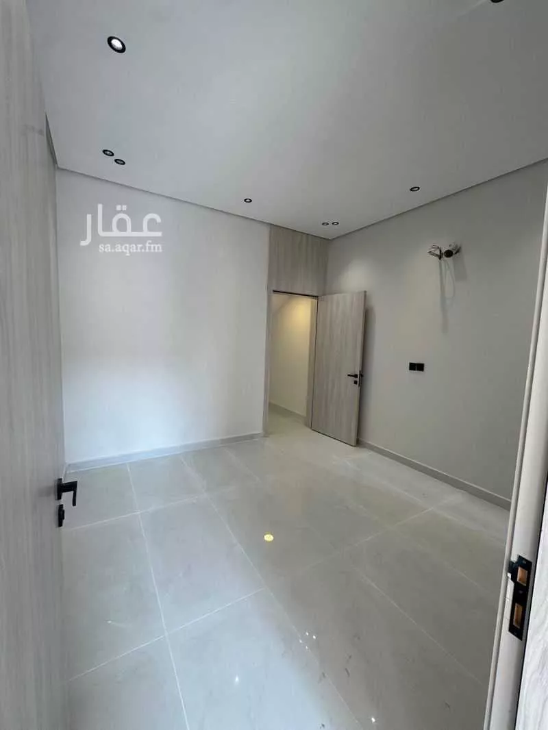 8 bedroom villa in Dahiat King Fahd, Eastern Province 8