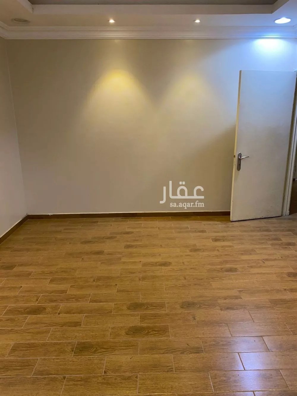 شقة 4 غرف في الإسكان 4