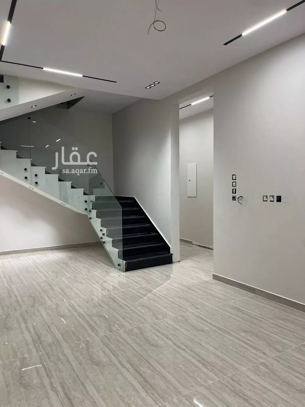 شقة 6 غرف في الرمال 2