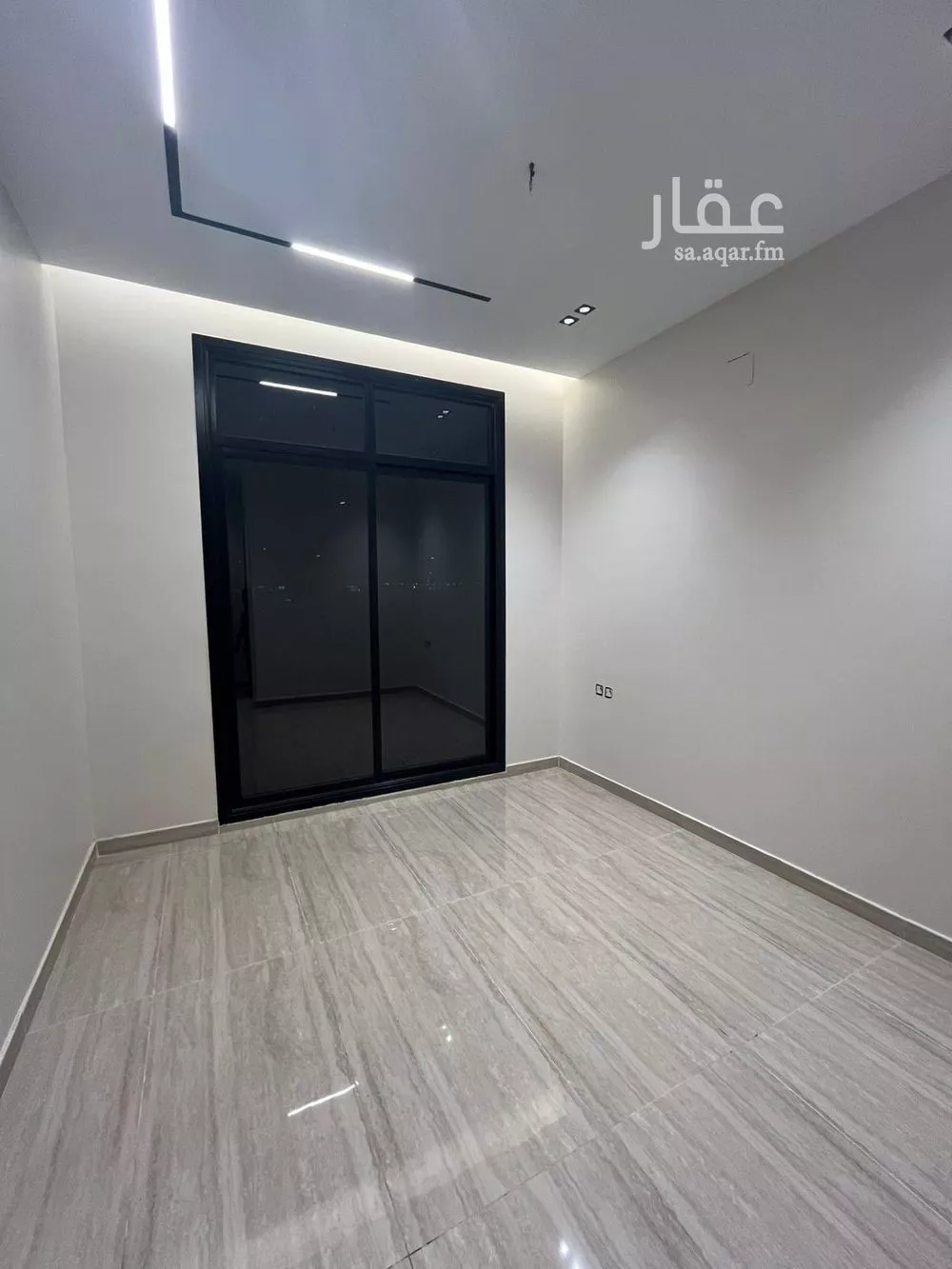 شقة 6 غرف في الرمال 4