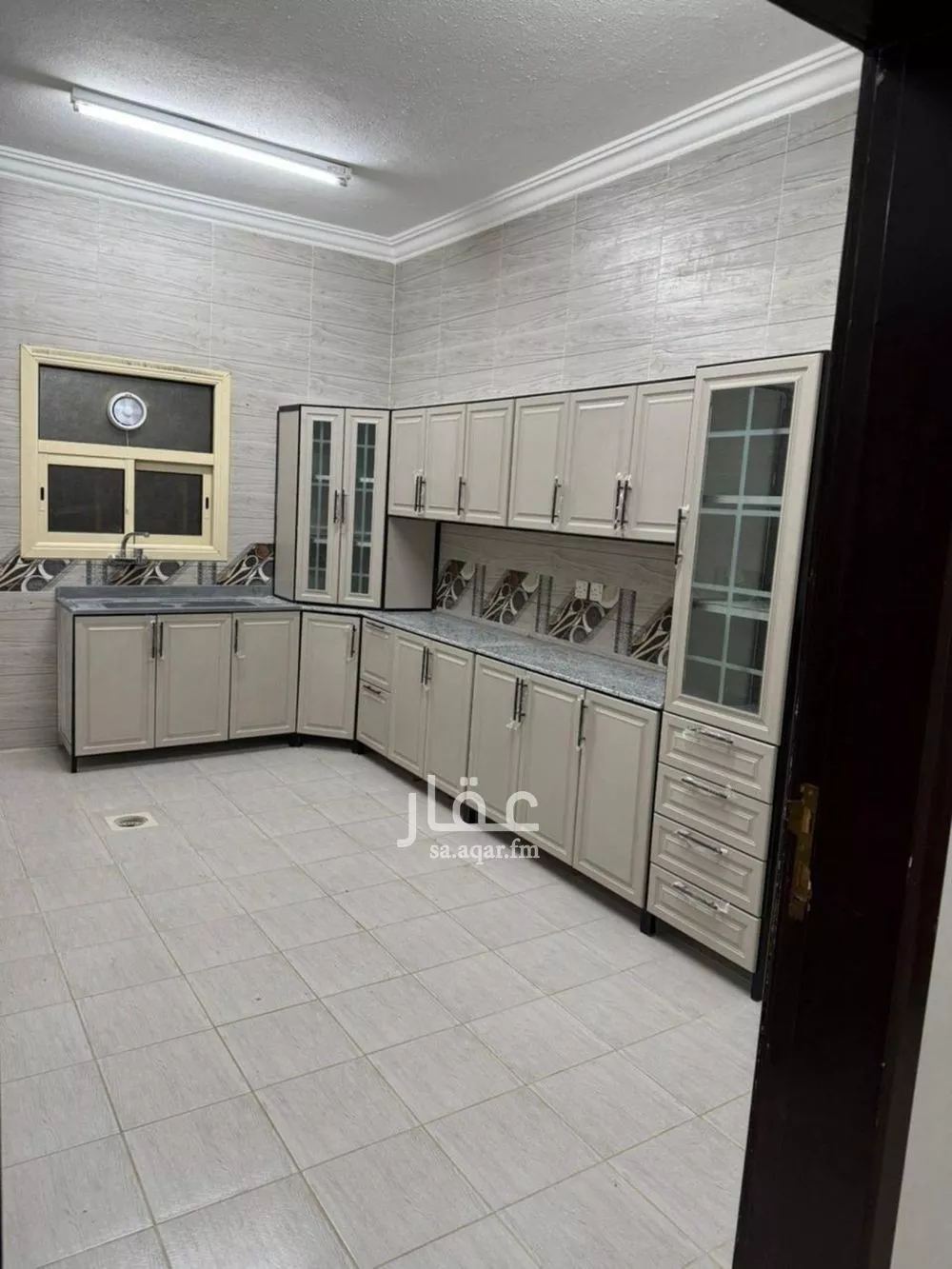 3 bedroom floor in Al Aridh 2