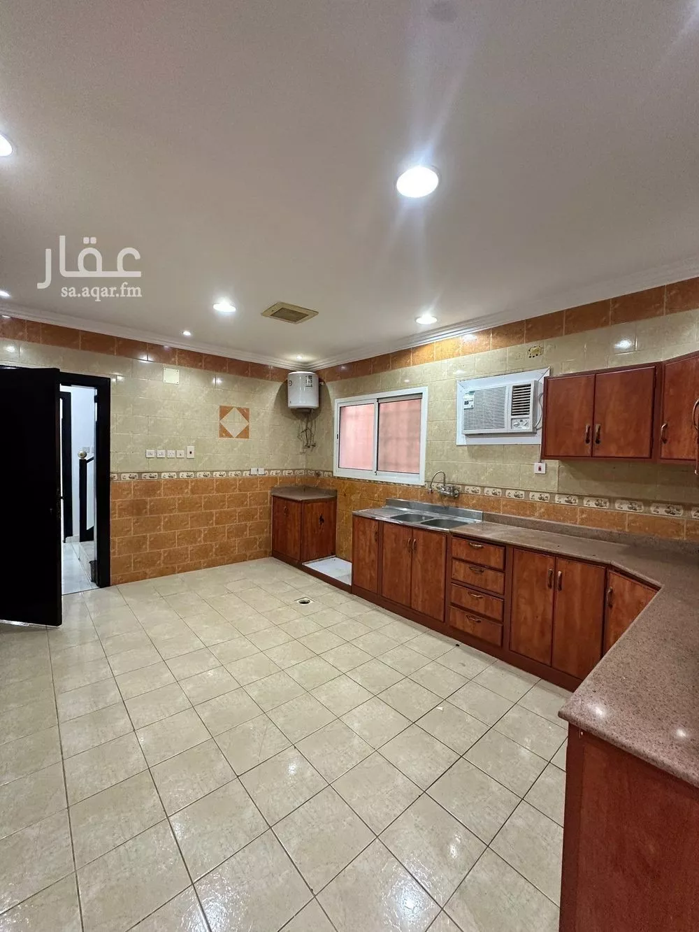 فيلا 8 غرف في الوادي 12