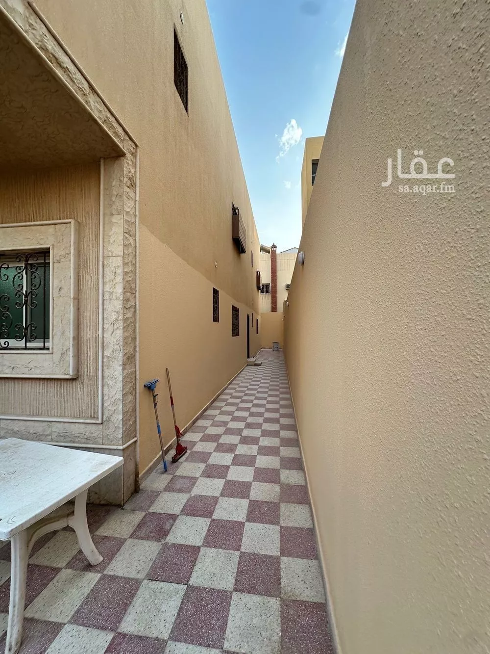 فيلا 8 غرف في الوادي 9