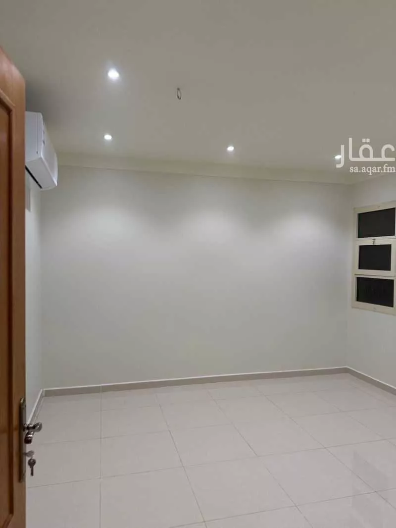 شقة 4 غرف في الحمرا 2