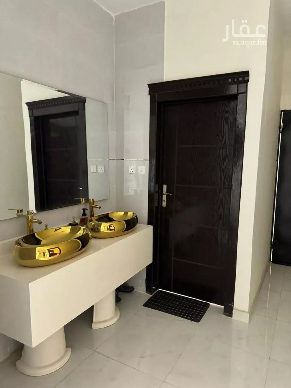 شقة 6 غرف في المهدية 5