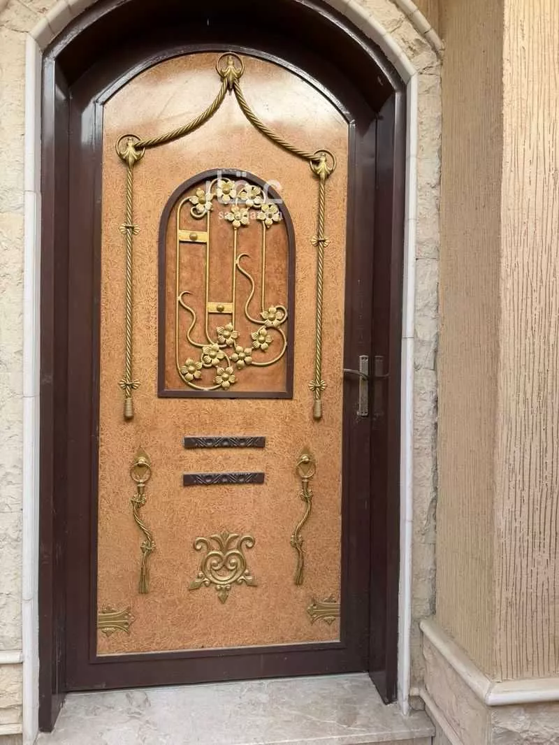 8 bedroom villa in Al Rabwa, Riyadh 7