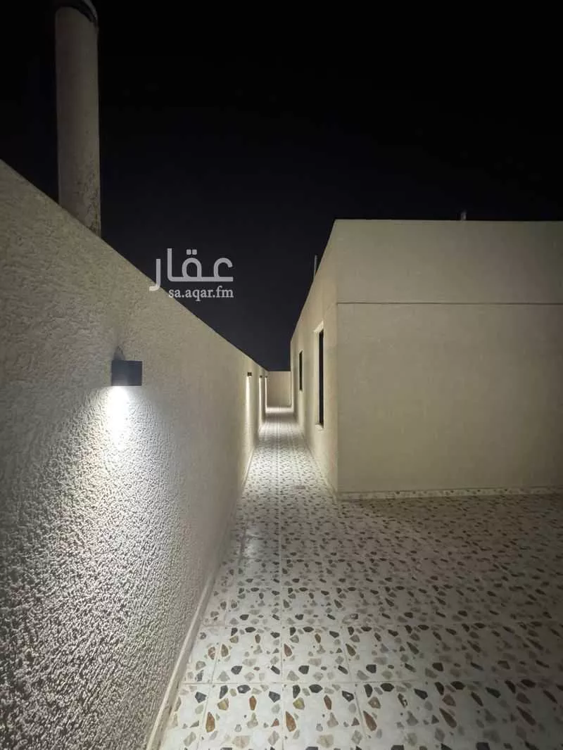 2 bedroom floor in Dhahrat Namar 1