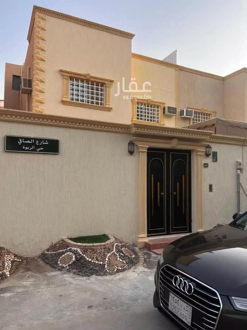 فيلا 4 غرف في الربوة، الرياض 5