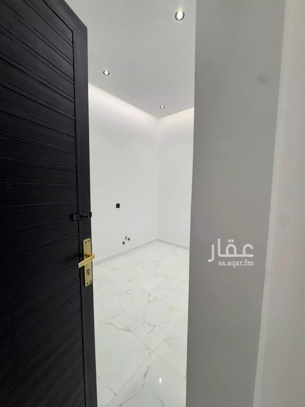 18 bedroom building in Dhahrat Laban, Riyadh 9