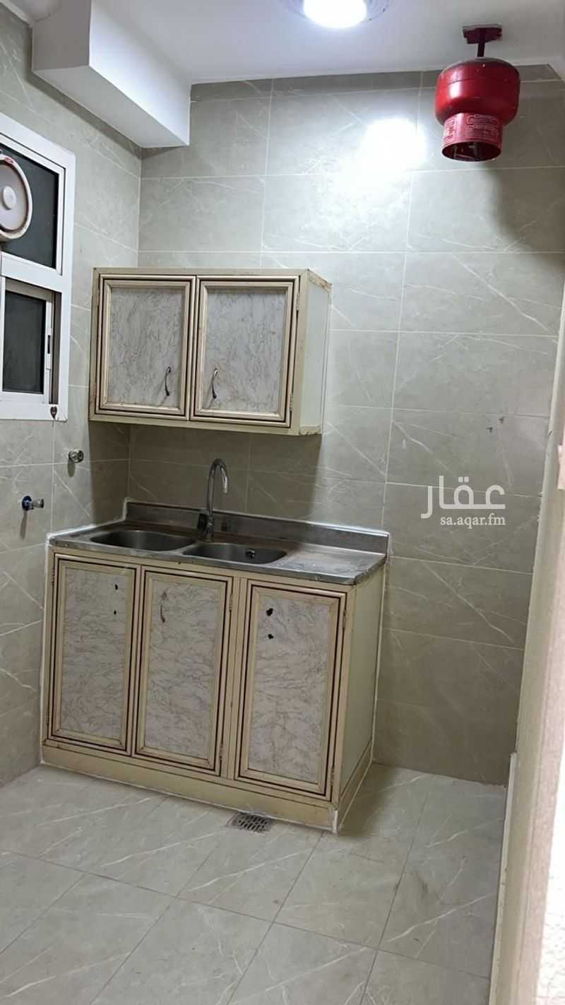 عقار  في المرسلات، مكة 8