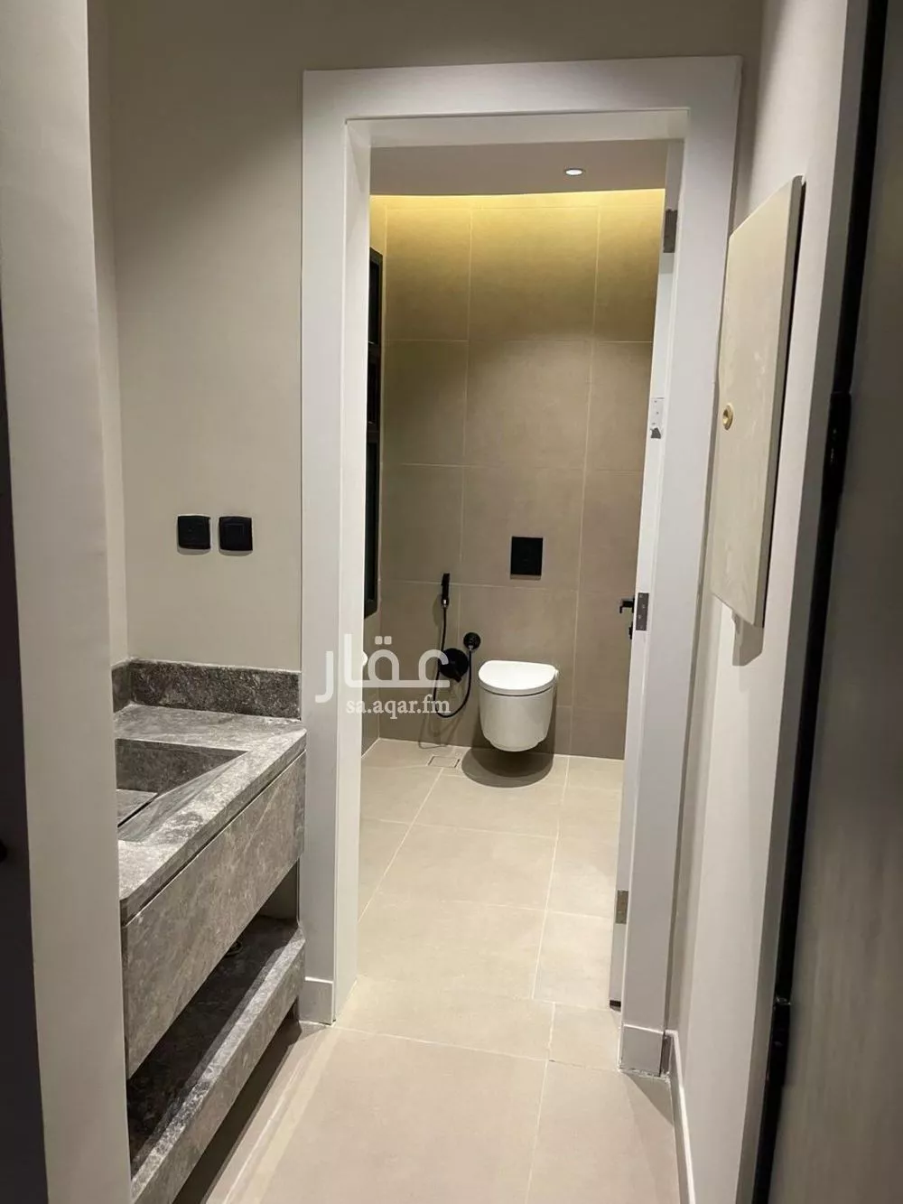 شقة 3 غرف في الخليج 4