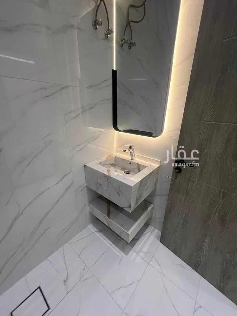 شقة 6 غرف في الصفا 4