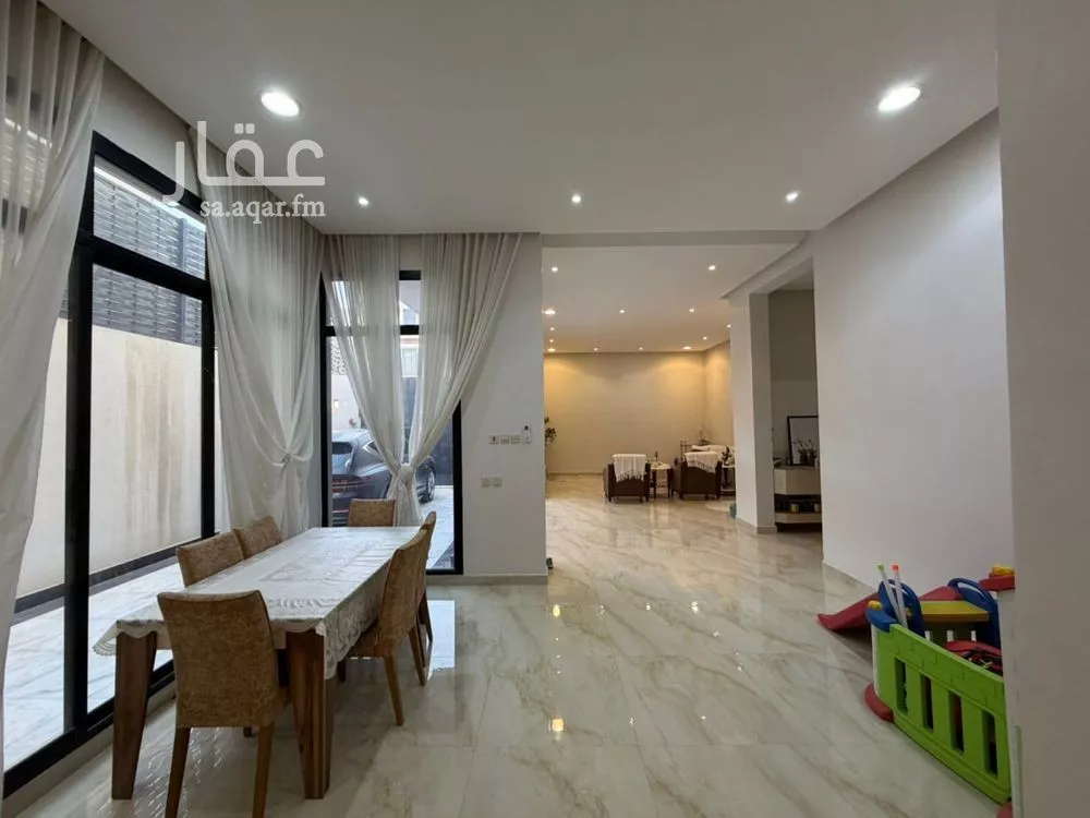 6 bedroom villa in Al Munsiyah, Riyadh 6