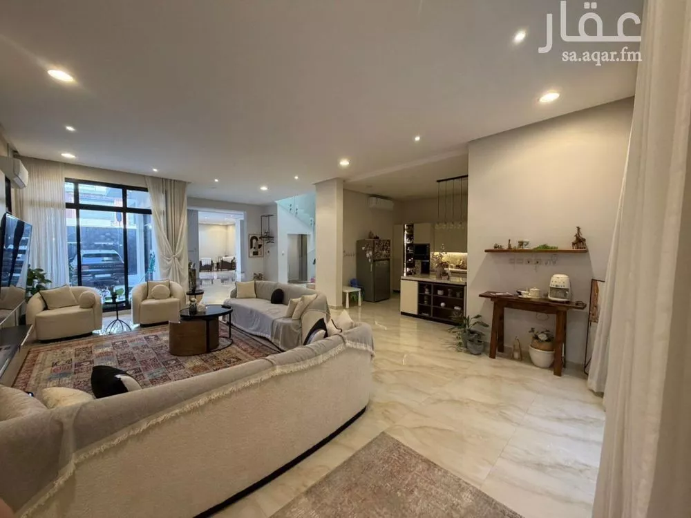 6 bedroom villa in Al Munsiyah, Riyadh 7