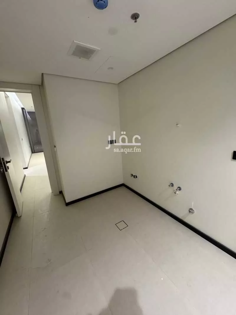 شقة 2 غرف في الملقا 4