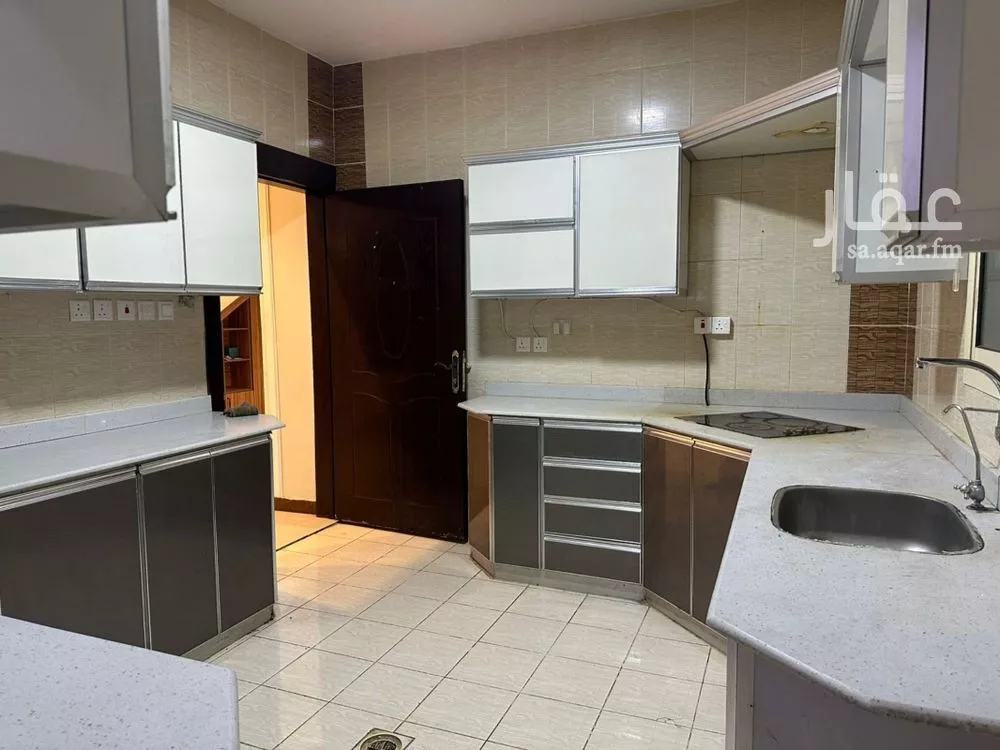 6 bedroom villa in Al Munsiyah, Riyadh 6