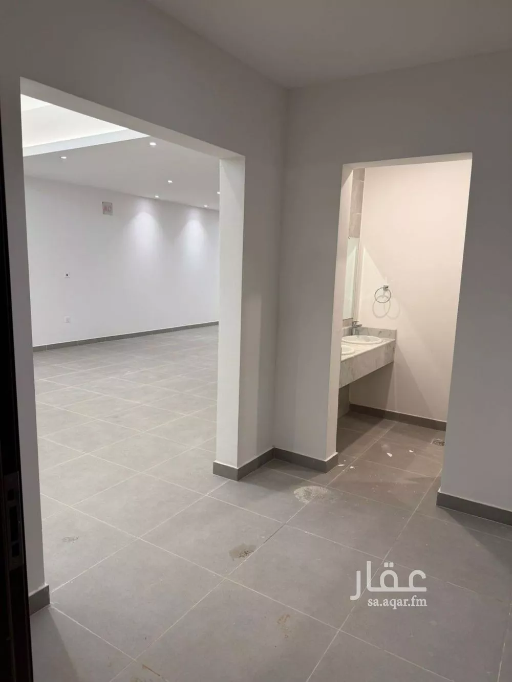 فيلا 5 غرف في النرجس 3