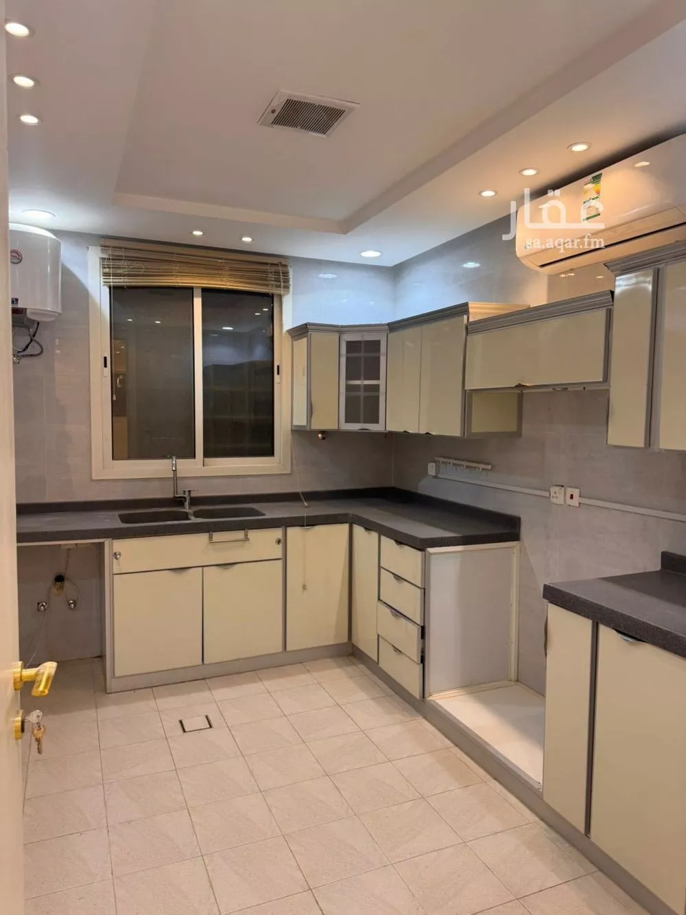 3 bedroom floor in Qurtubah 1