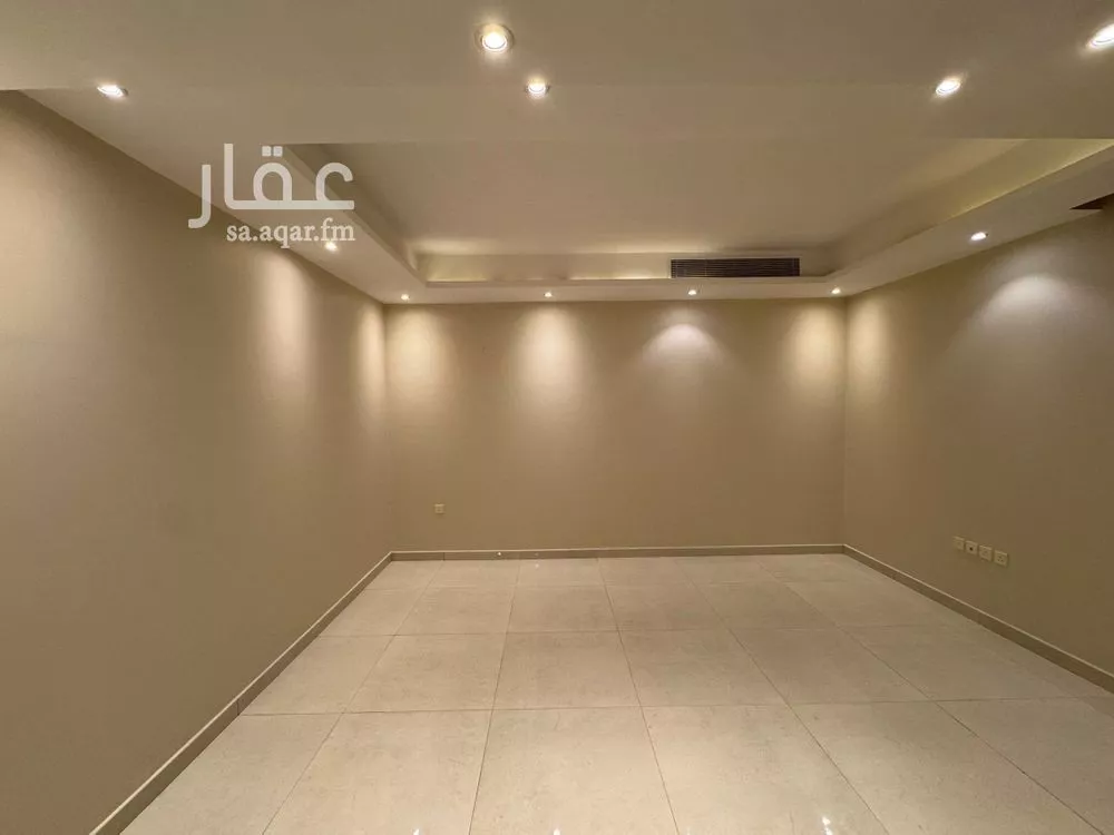 فيلا 6 غرف في العارض 3