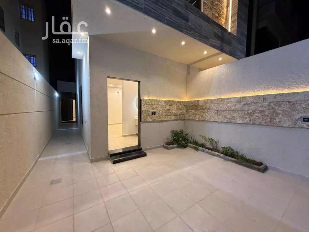 4 bedroom floor in Tuwaiq 3