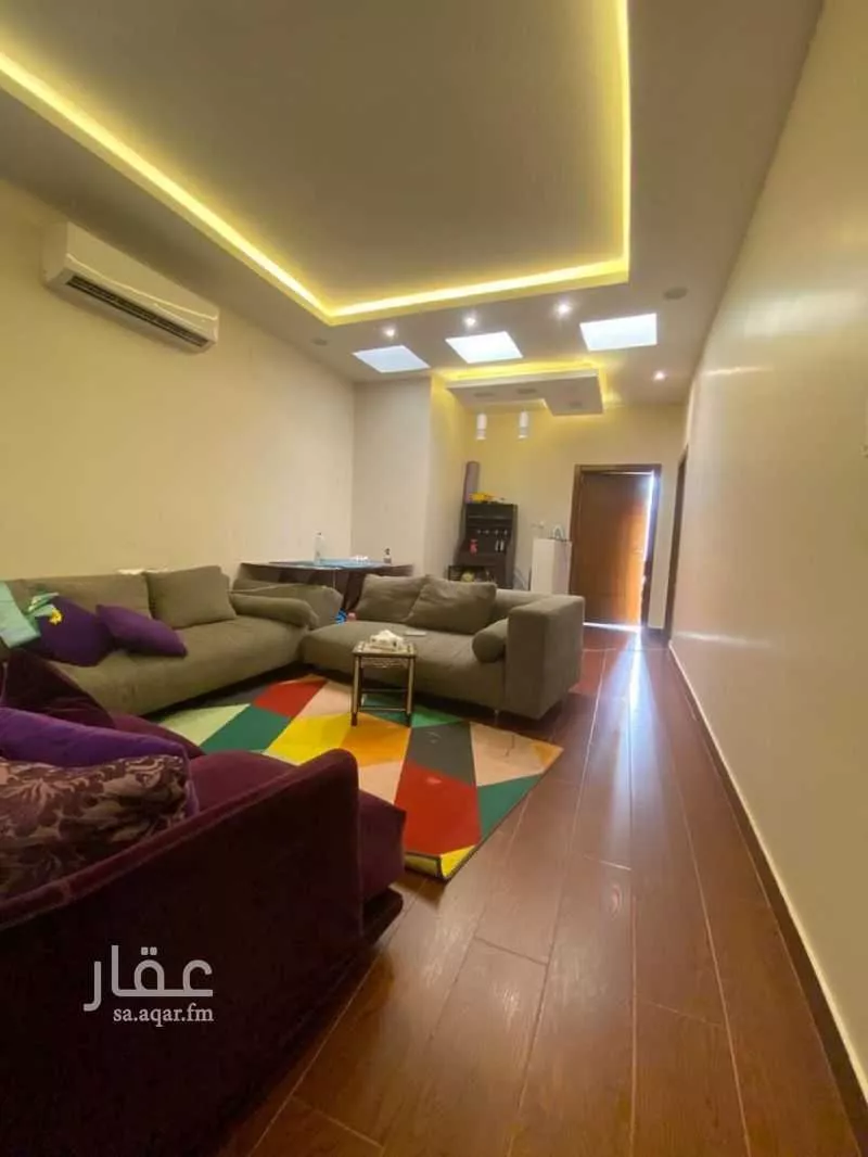 فيلا 7 غرف في النرجس 4