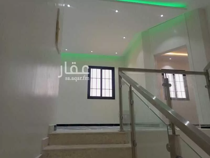 فيلا 4 غرف في الرمال 5