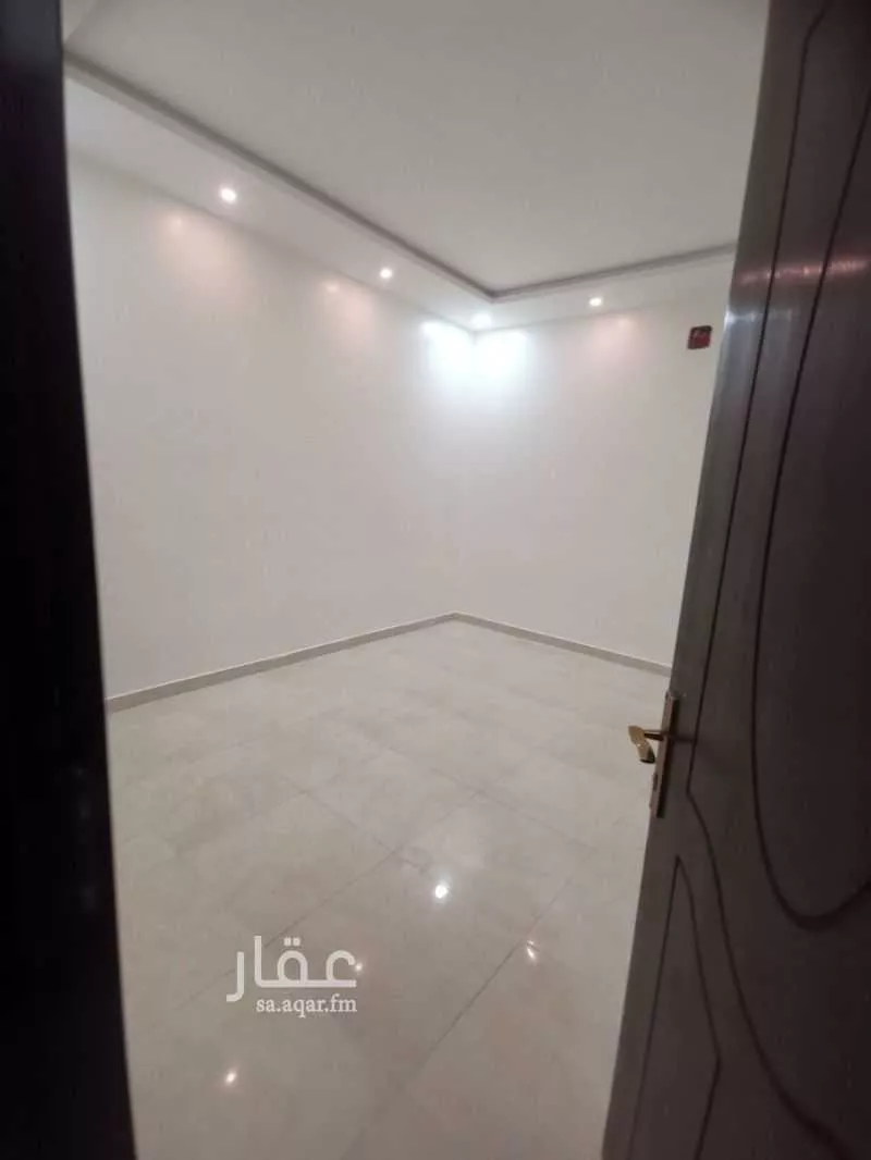 8 bedroom villa in Dhahrat Namar, Riyadh 4