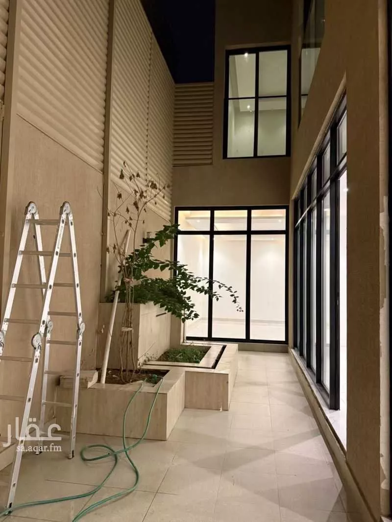 فيلا 5 غرف في العارض 2