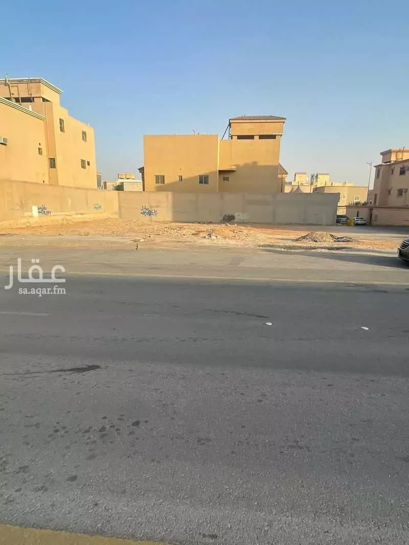 أرض 900 م² في عكاظ 4