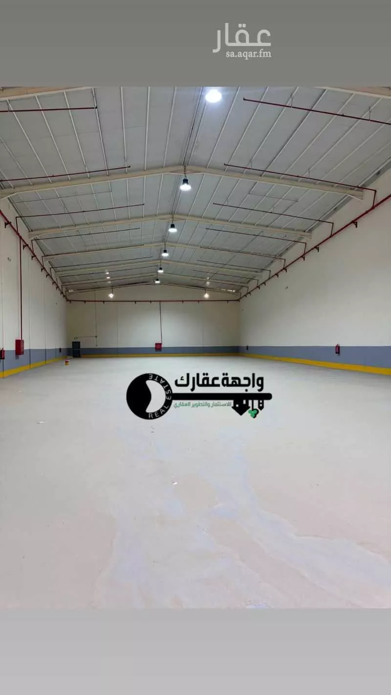 مستودع 8304 م² في الغنامية 4